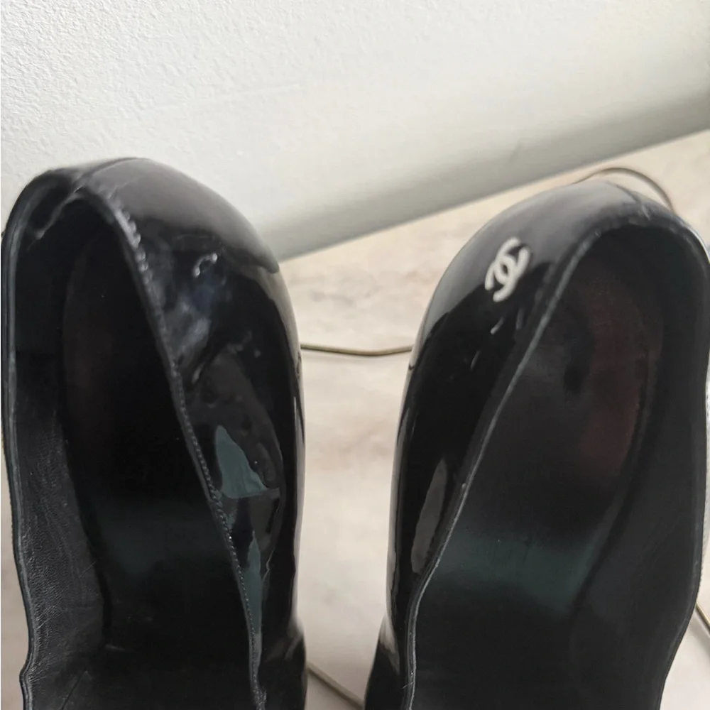 Chanel Elegant Black and White Women's Heels size 8